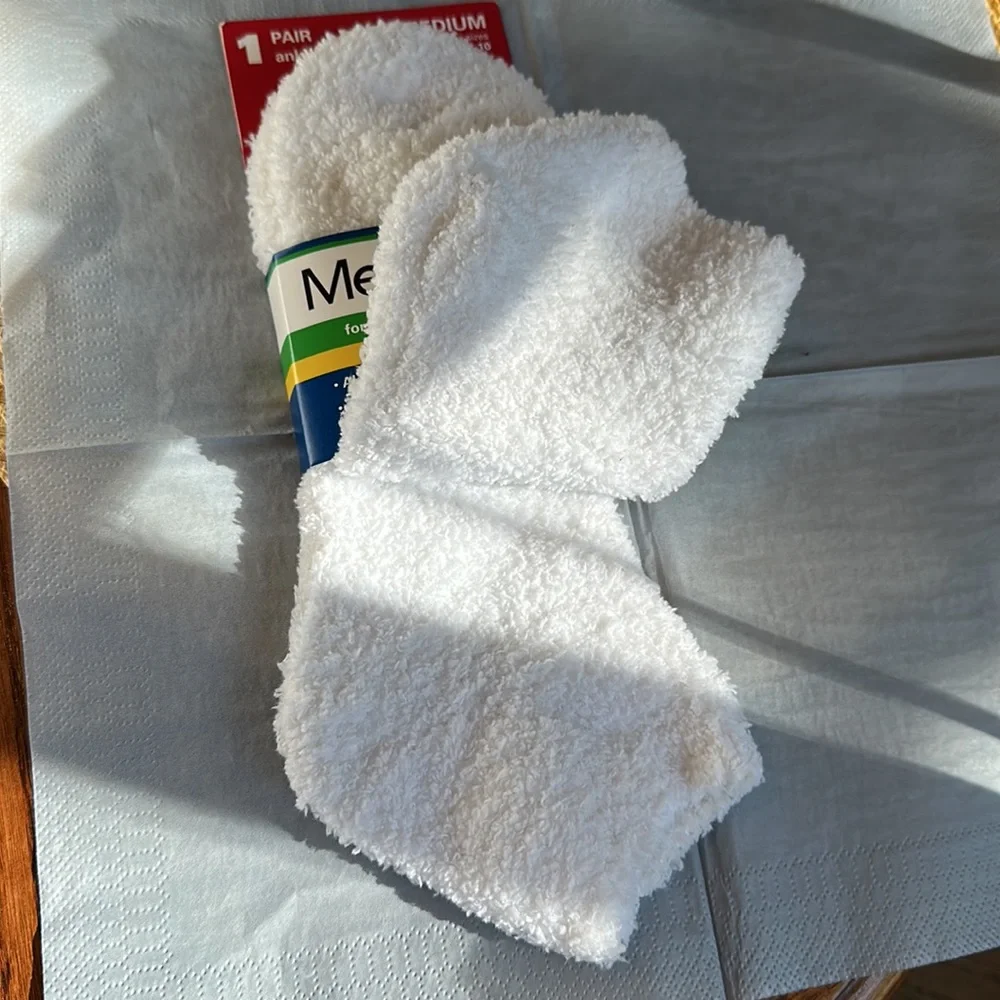Med Peds  White 1 Pair Super Soft Anklet Socks Medium NWT